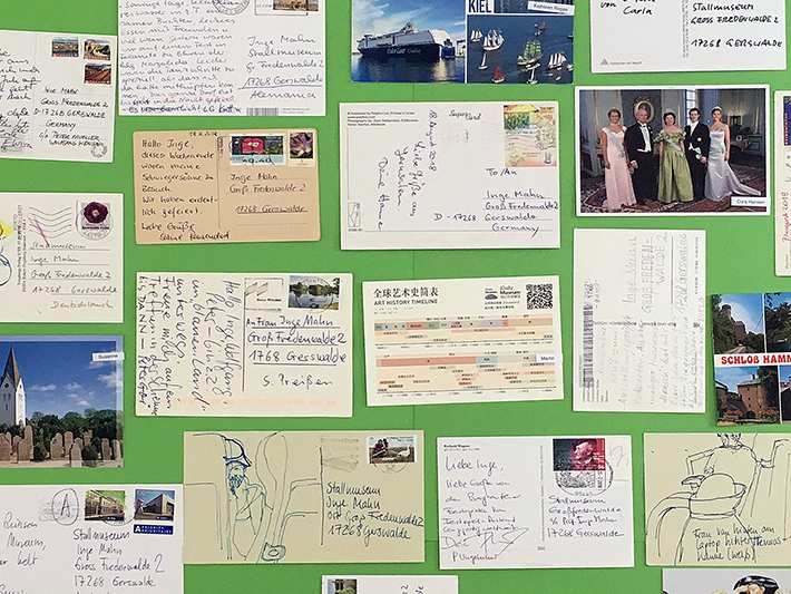 Postkarten von Nachbarn, Freunden und Kollegen aus dem Sommer 2018 für das Stallmuseum